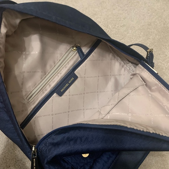 michael kors backpack - Picture 3 of 3